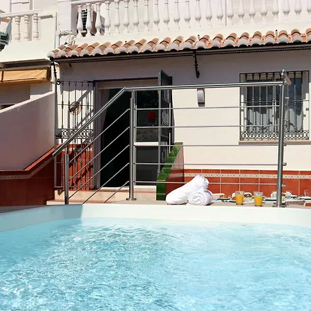 Casa Zuloaga Holidays Piscina Y Playa Nerja