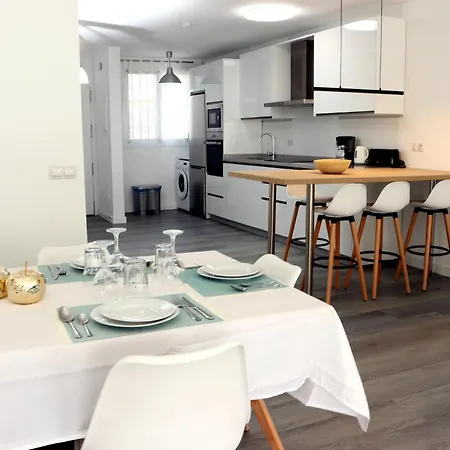 Holiday home Casa Zuloaga Holidays Piscina Y Playa